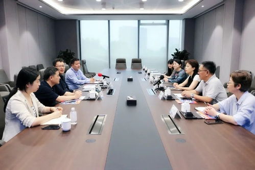 滨江区政协主席张玮带队走访区政协委员